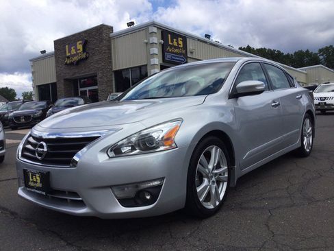 Used 2015 Nissan Altima 3.5 SL FWD image 2