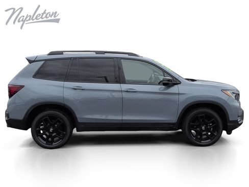 Used 2025 Honda Passport Black Edition image 7