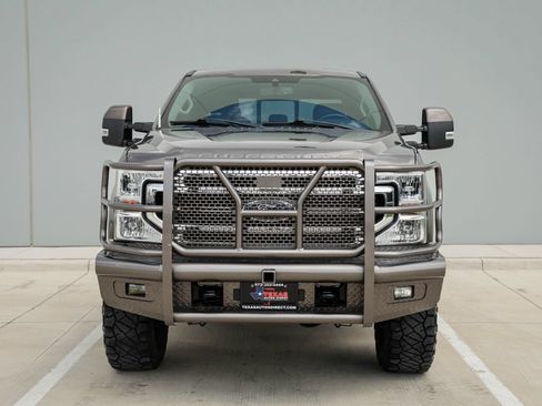 Used 2020 Ford F250 Lariat w/ Lariat Value Package AWD/4WD image 3