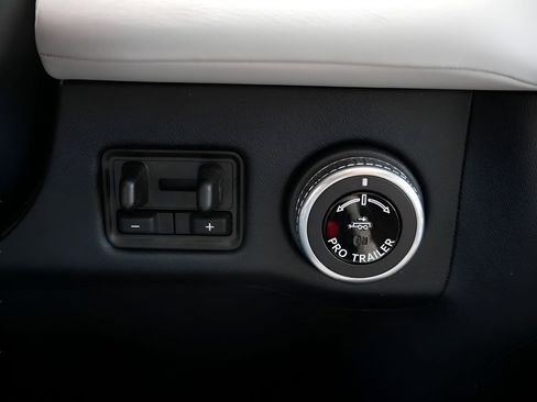 Certified 2025 Lincoln Navigator L Black Label w/ Black Label Special Edition image 27