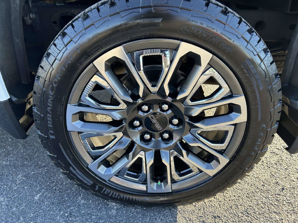Used 2024 GMC Sierra 1500 Denali Ultimate AWD/4WD image 10