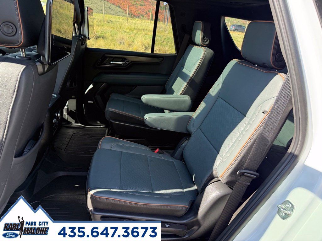 Used 2025 GMC Yukon AT4 w/ AT4 Premium Plus Package AWD/4WD image 30