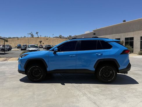 Used 2019 Toyota RAV4 XLE w/ Carpet Mat Package FWD image 6