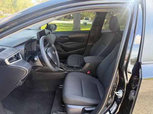 Used 2025 Toyota Corolla LE w/ LE Premium Package FWD image 13