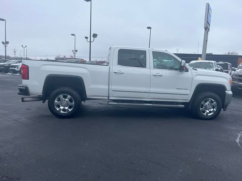Used 2015 GMC Sierra 2500 SLT w/ Duramax Plus Package image 6