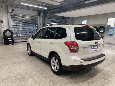Used 2015 Subaru Forester 2.5i Premium w/ All-Weather Package AWD/4WD image 9