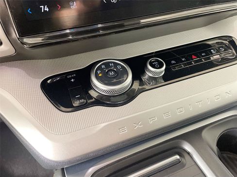 Used 2025 Ford Expedition Active AWD/4WD image 15