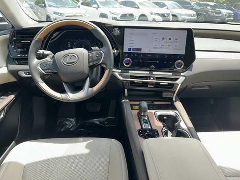 Used 2024 Lexus RX 350h w/ Accessory Package (Z1) AWD/4WD image 17