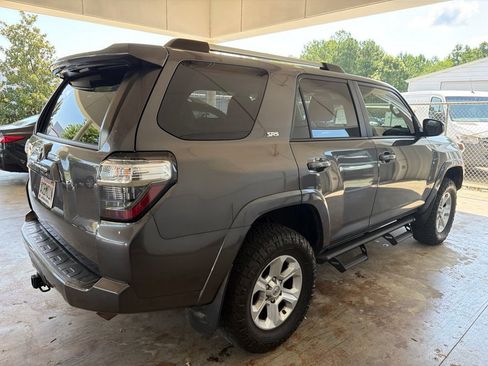 Used 2019 Toyota 4Runner SR5 AWD/4WD image 3