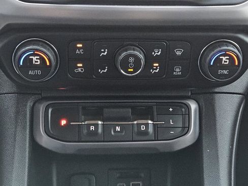 Used 2022 GMC Acadia AT4 w/ Technology Package image 13