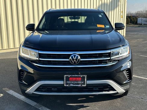 Used 2023 Volkswagen Atlas Cross Sport SE image 2