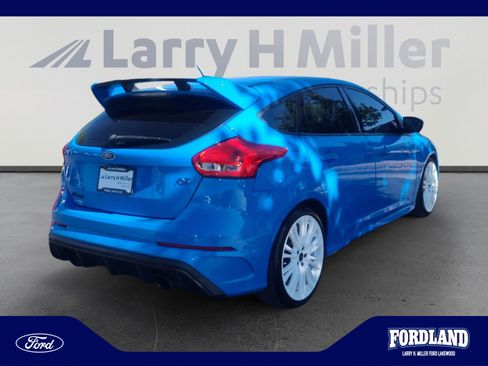 Used 2017 Ford Focus RS AWD/4WD image 5
