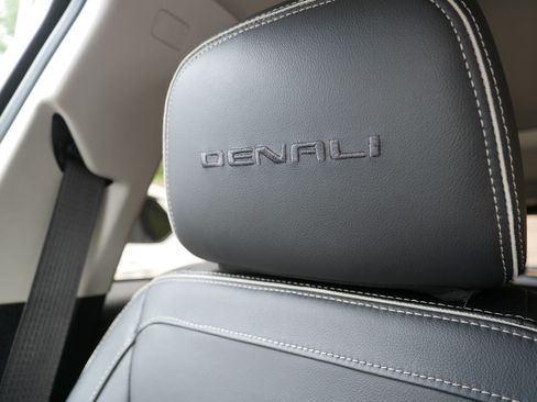 Used 2018 GMC Terrain Denali w/ Comfort Package AWD/4WD image 36