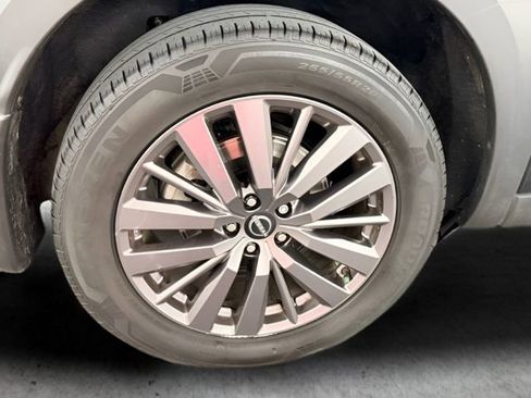 Used 2022 Nissan Pathfinder SL w/ SL Premium Package FWD image 32