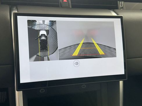 Certified 2025 Land Rover Discovery Sport S image 23