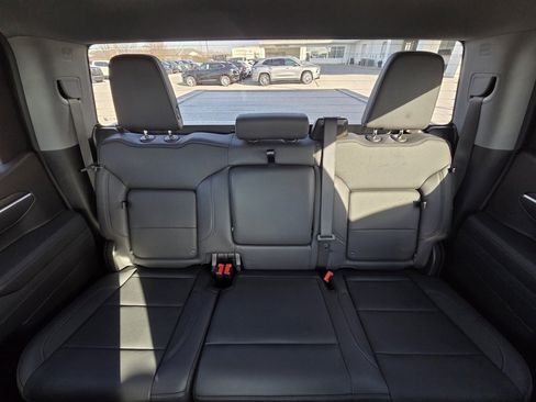 Used 2025 GMC Sierra 1500 SLT w/ SLT Premium Package image 27