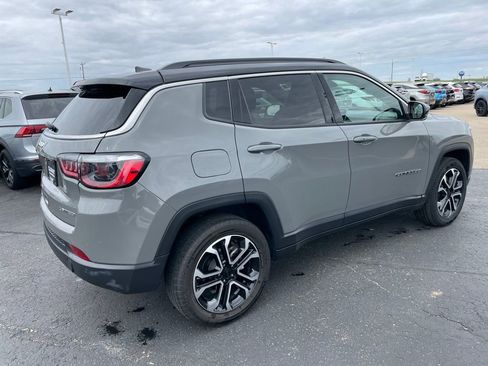 Used 2023 Jeep Compass Limited AWD/4WD image 4