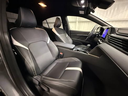 Used 2025 Toyota Camry SE w/ Convenience Package FWD image 27