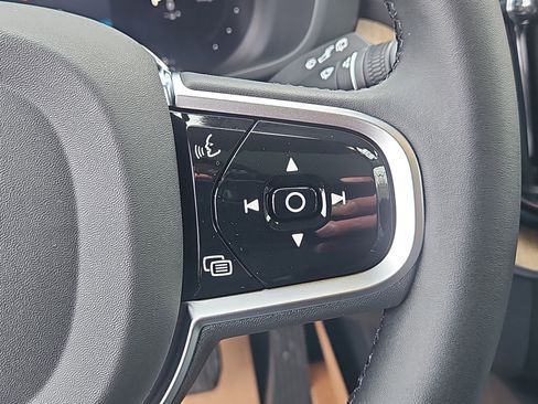 New 2026 Volvo XC60 T8 Ultra w/ Protection Package Premier image 16