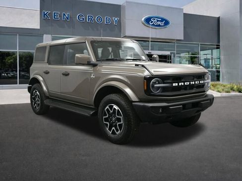 New 2026 Ford Bronco Outer Banks image 1