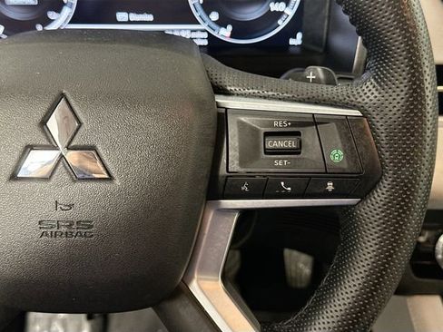 Used 2023 Mitsubishi Outlander SEL AWD/4WD image 22