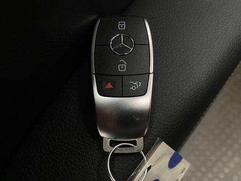 Certified 2025 Mercedes-Benz GLS 450 4MATIC image 36