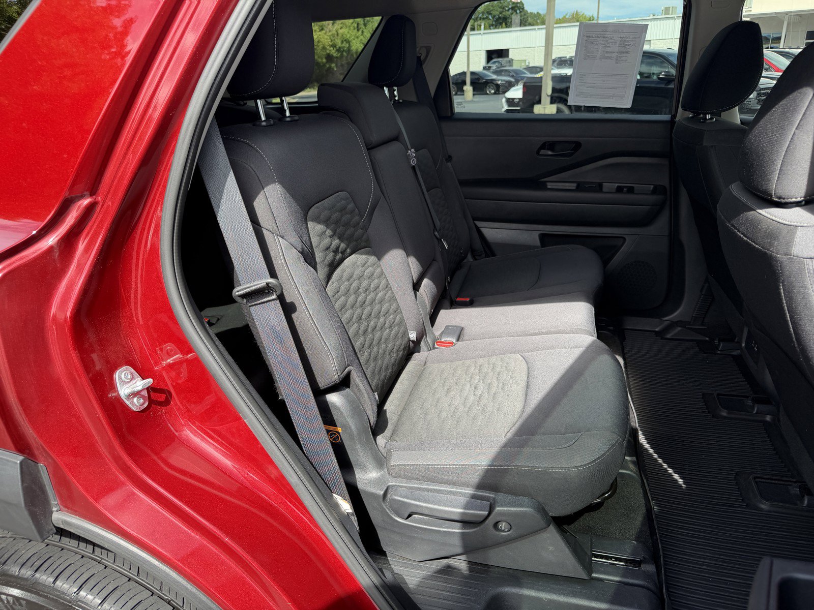 Used 2024 Nissan Pathfinder SV FWD image 11