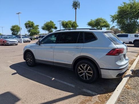 Used 2018 Volkswagen Tiguan SE w/ Panoramic Sunroof Package FWD image 7