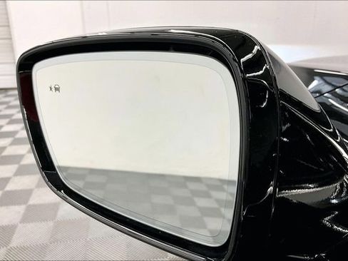 Used 2023 Buick Enclave Essence w/ Experience Buick Package AWD/4WD image 40