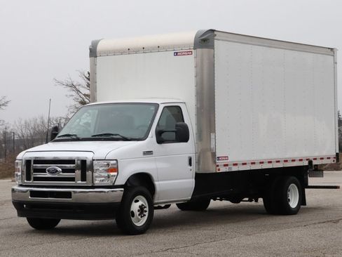 Used 2024 Ford E-450 and Econoline 450 Super Duty w/ Power Windows & Locks Group RWD image 5