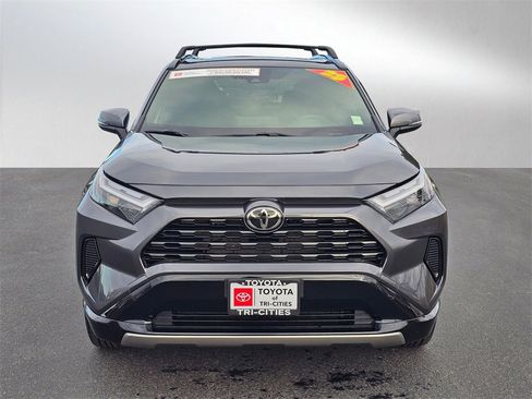 Used 2025 Toyota RAV4 SE image 8