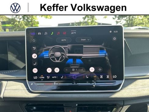 New 2026 Volkswagen Tiguan SE R-Line FWD image 22