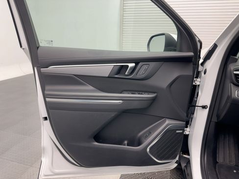 Used 2025 Buick Enclave Preferred image 18