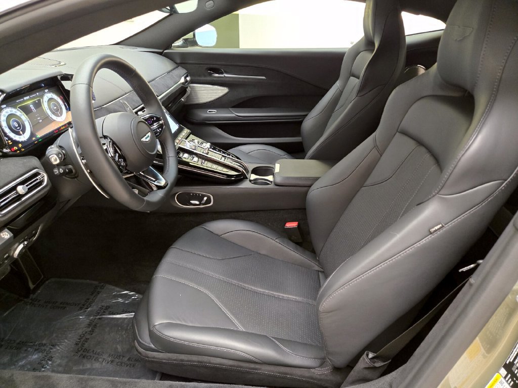 Used 2025 Aston Martin V8 Vantage Coupe RWD image 17