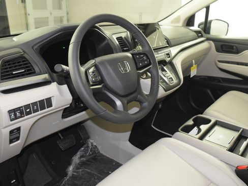New 2026 Honda Odyssey EX-L image 2
