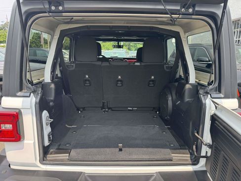 Used 2019 Jeep Wrangler Unlimited Rubicon AWD/4WD image 15
