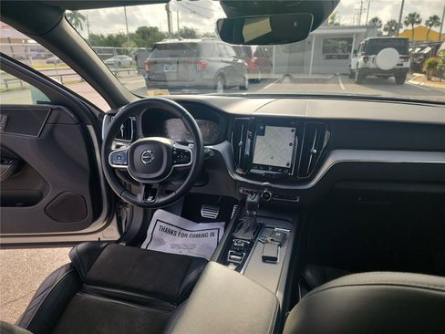 Used 2018 Volvo XC60 T5 R-Design w/ Convenience Package AWD/4WD image 22