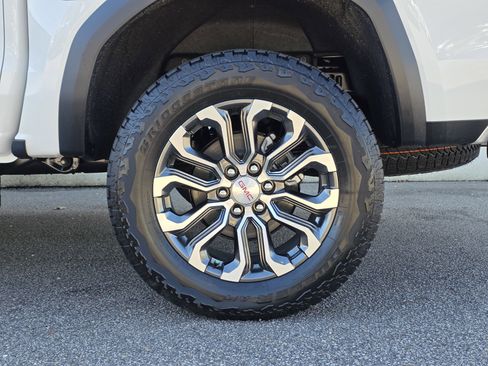 New 2026 GMC Canyon Denali image 43