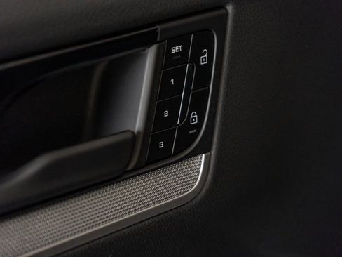 New 2025 Porsche Cayenne Coupe image 13