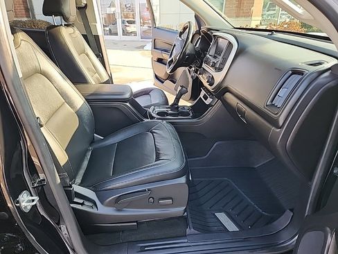 Used 2017 GMC Canyon SLT w/ Driver Alert Package image 19