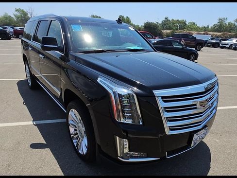 Used 2019 Cadillac Escalade ESV Platinum AWD/4WD image 2