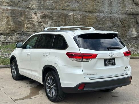 Used 2018 Toyota Highlander XLE image 3