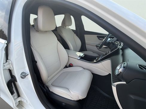 Used 2022 Mercedes-Benz C 300 C 300 image 8