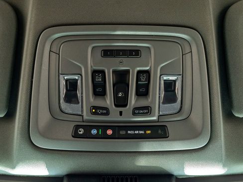 Used 2025 GMC Sierra 3500 Denali w/ Denali Reserve Package image 29