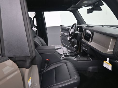 New 2025 Ford Bronco Outer Banks image 5