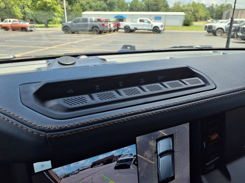 Used 2024 Ford Bronco Badlands AWD/4WD image 6