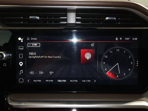 Used 2022 GMC Sierra 1500 Denali w/ Denali Reserve Package AWD/4WD image 13