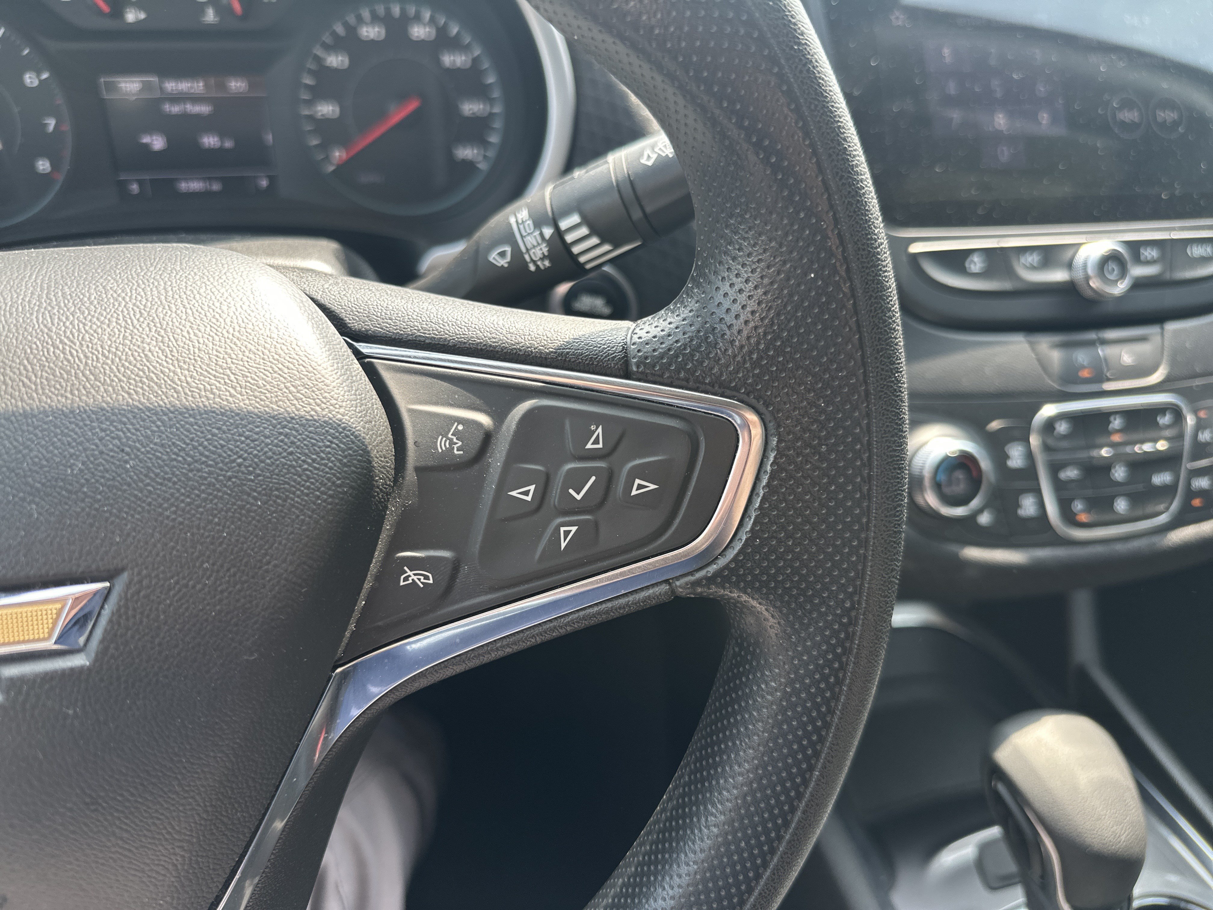 Used 2023 Chevrolet Malibu LT FWD image 21