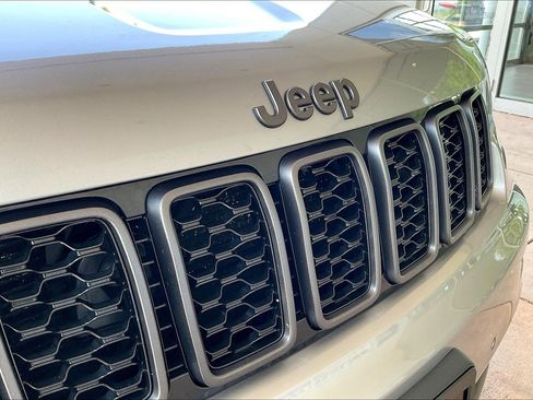 Used 2019 Jeep Grand Cherokee High Altitude AWD/4WD image 30