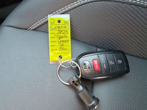 Used 2025 Toyota Camry SE FWD image 30